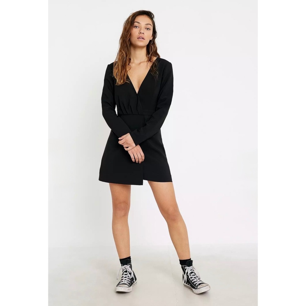 Finders Keepers Victoria Mini Dress Sz 8 Black NWOT Open Back Sexy Party Chic